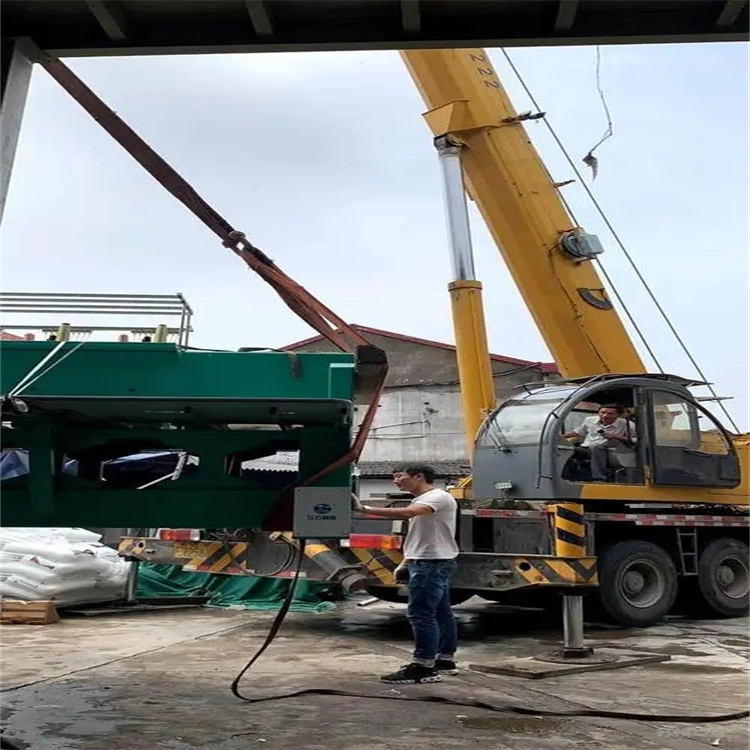 湖滨吊车怎么吊30米钢筋笼